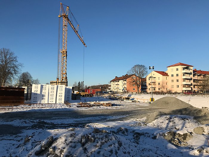 Illustration över huvudbyggnaden sedd från Ringvägen.